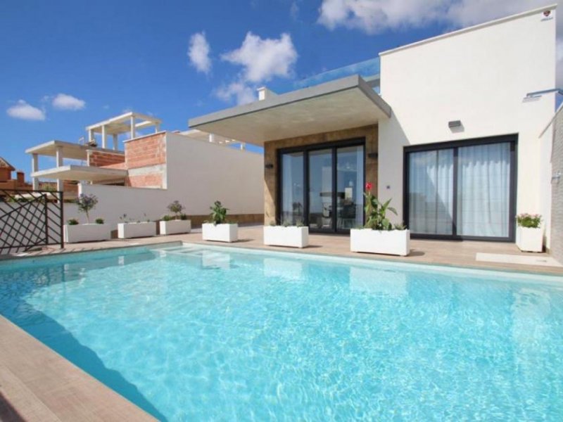 La Manga Villas del Mar ist eine Anlage mit freistehenden Neubau-Villen mit den höchsten Standar Haus kaufen