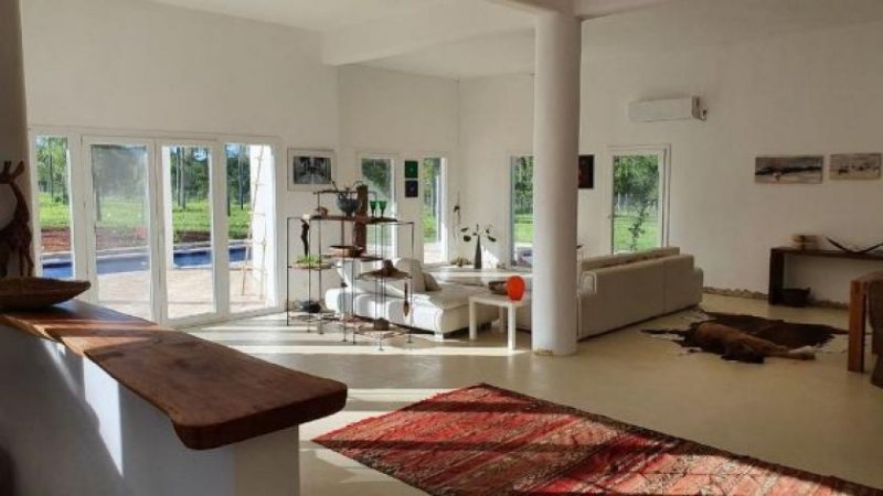 Piribebuy Zwei Häuser mit Pool in Piribebuy Haus kaufen