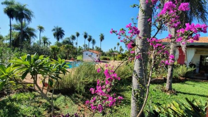 Piribebuy Zwei Häuser mit Pool in Piribebuy Haus kaufen