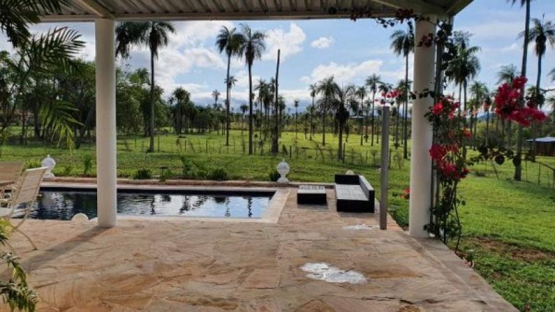 Piribebuy Zwei Häuser mit Pool in Piribebuy Haus kaufen