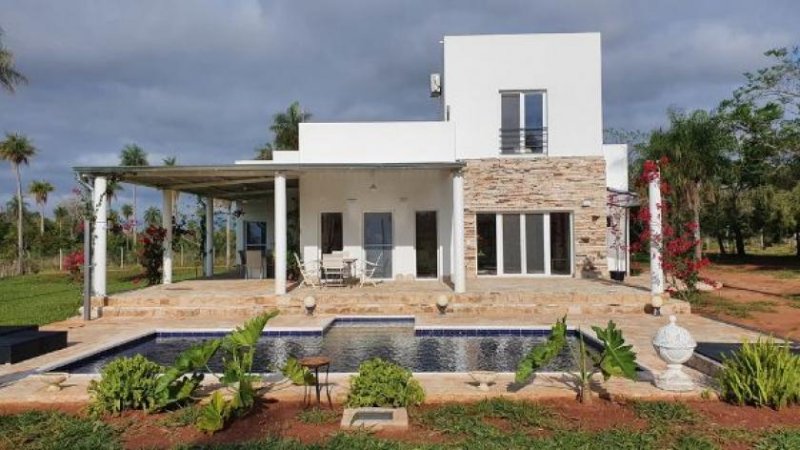 Piribebuy Zwei Häuser mit Pool in Piribebuy Haus kaufen