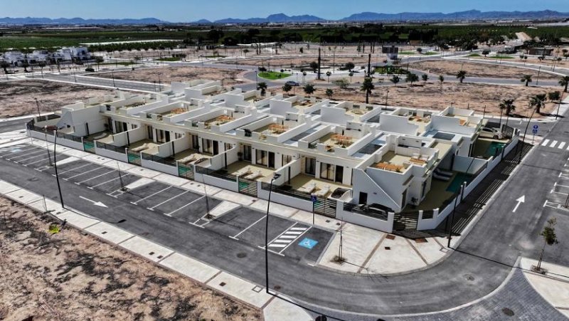 Roldán Reihenhaus-Villen mit 3 Schlafzimmern, 2 Bädern, Dachterrasse, Privatpool und Kfz-Stellplatz Haus kaufen