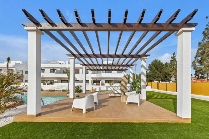 Los Alcázares Penthouse-Wohnungen mit 2 Schlafzimmern, 2 Bädern, Dachterrasse, Gemeinschaftspool und Tiefgaragenstellplatz im La Serena Golf