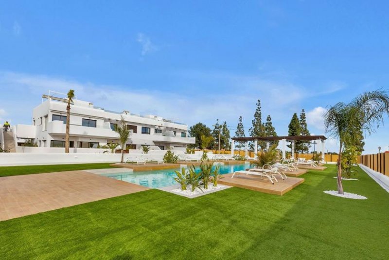 Los Alcázares Penthouse-Wohnungen mit 2 Schlafzimmern, 2 Bädern, Dachterrasse, Gemeinschaftspool und Tiefgaragenstellplatz im La Serena Golf