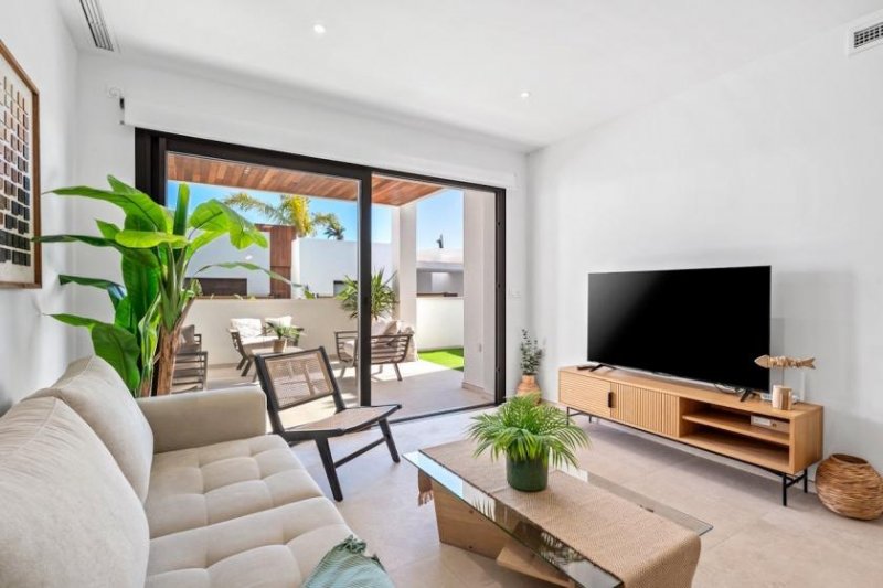 Los Alcázares Penthouse-Wohnungen mit 3 Schlafzimmern, 2 Bädern, Dachterrasse, Tiefgaragenstellplatz und Gemeinschaftspool in der Golfanlage