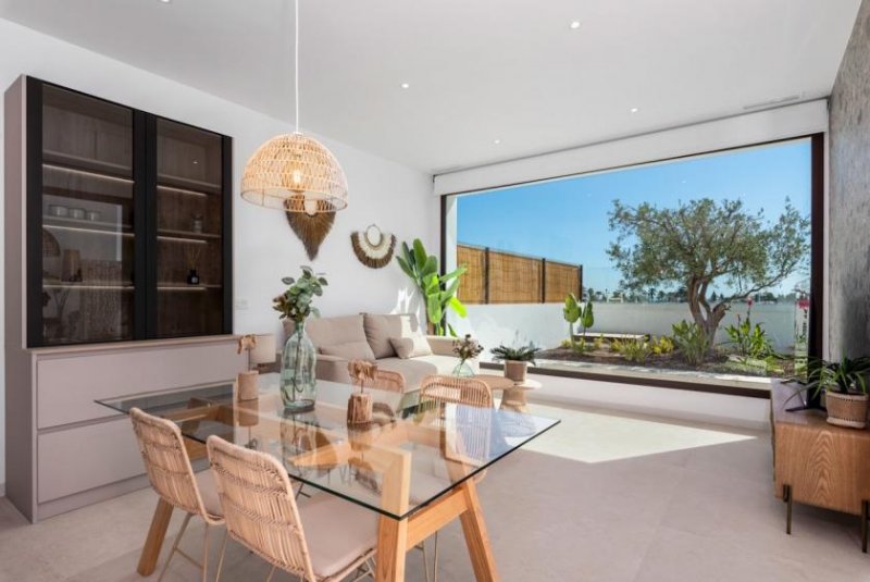 Los Alcázares Villen mit 3 Schlafzimmern, 2 Bädern, optionaler Dachterrasse, Kfz-Stellplatz und Privatpool in der Golfanlage La Serena Golf