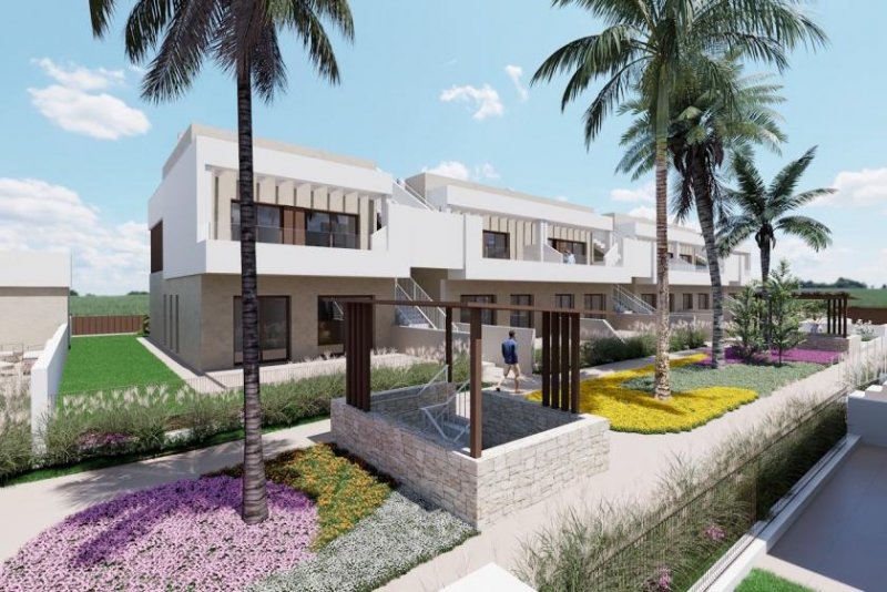 Los Alcázares Villen mit 3 Schlafzimmern, 2 Bädern, Gäste-WC, Tiefgaragenstellplatz und Gemeinschaftspool neben Serena Golf Haus kaufen