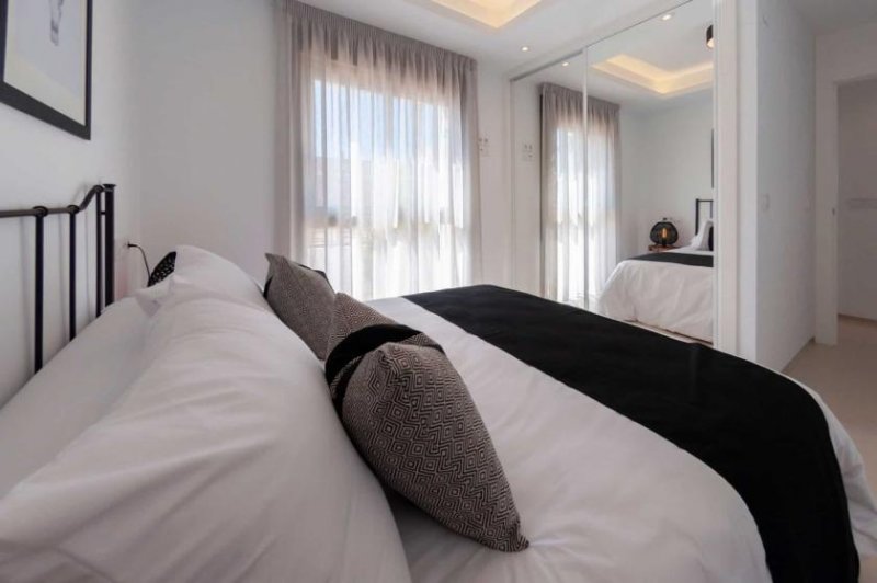 Los Alcázares Wunderschöne Key Read und möbelierte Villa Haus kaufen