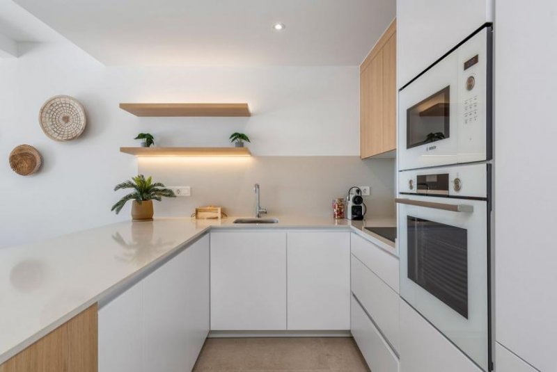 Los Alcázares Zweigeschossige Villen mit 3 Schlafzimmern, 2 Bädern, Vorinstallation Klimaanlage und Privatpool am Golfplatz von La Serena