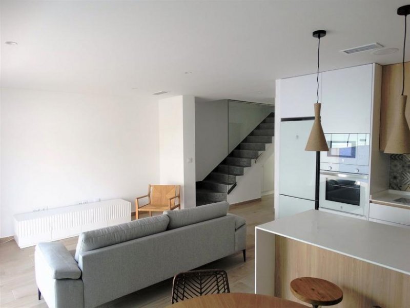 Santiago de la Ribera Wunderschöne Reihenhäuser mit 3 Schlafzimmern, 3 Bädern, Dachterrasse, Kfz-Stellplatz und Privatpool nur 100 m vom Strand
