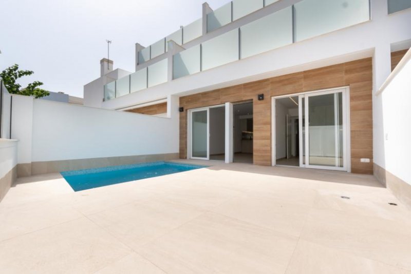 San Pedro del Pinatar Bezugsfertiges Haus mit Solarium und Pool Haus kaufen