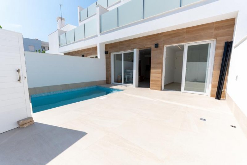 San Pedro del Pinatar Bezugsfertiges Haus mit Solarium und Pool Haus kaufen