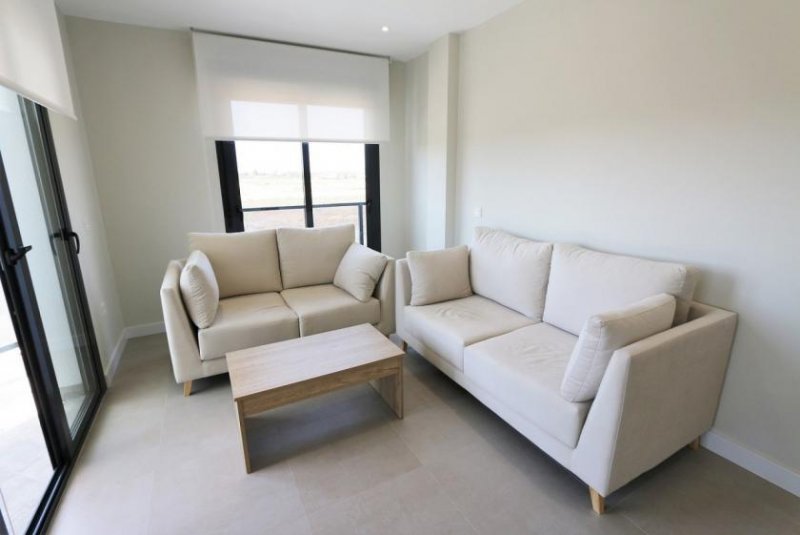 San Pedro del Pinatar . Modernes Apartment mit 2 Schlafzimmern im dritten Stock mit freiem Blick. Die Wohnung ist mit dem Aufzug erreichbar. Es hat