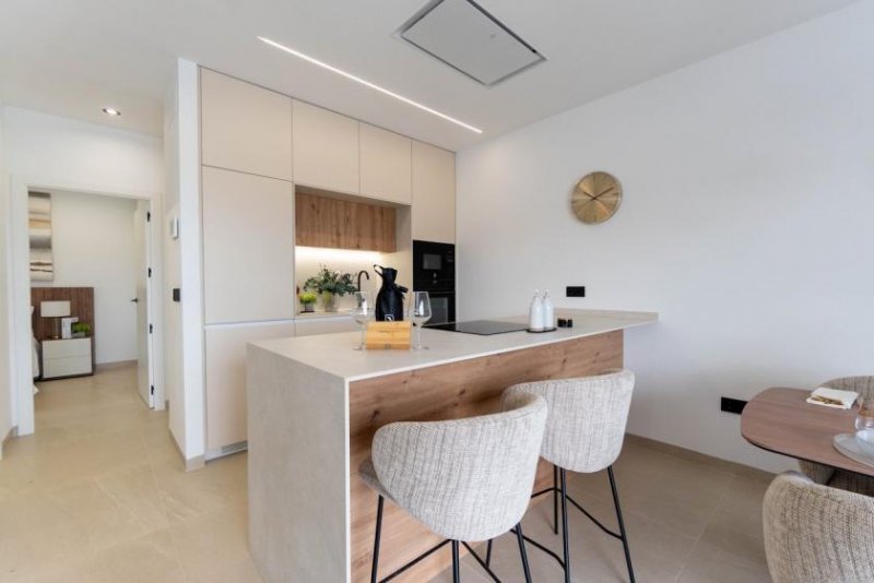 San Pedro del Pinatar Villen mit 3 Schlafzimmern, 3 Bädern, Vorinstallation Klimaanlage, Einbauküchen mit Elektrogeräten, Kfz-Stellplatz und Haus