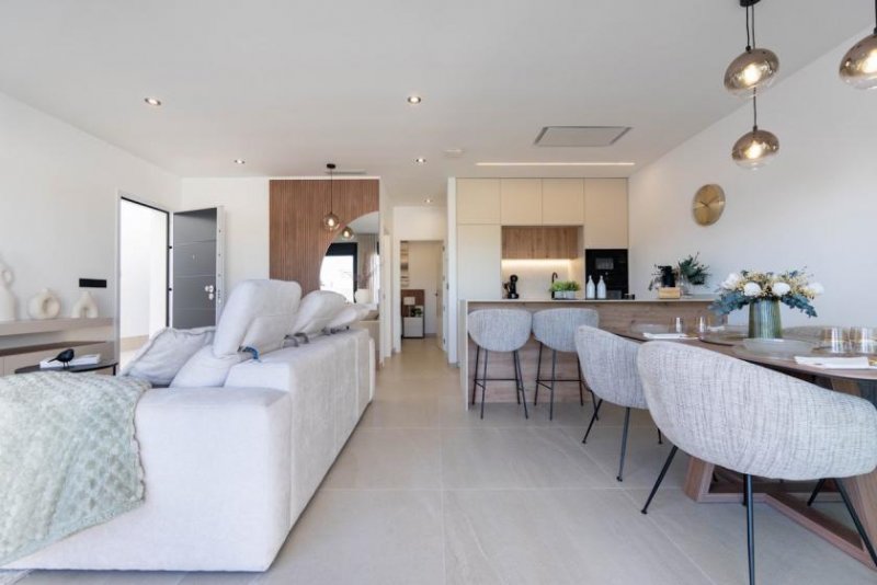 San Pedro del Pinatar Villen mit 3 Schlafzimmern, 3 Bädern, Vorinstallation Klimaanlage, Einbauküchen mit Elektrogeräten, Kfz-Stellplatz und Haus