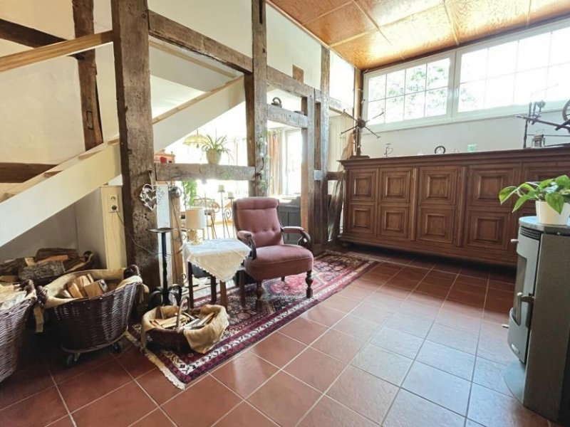 Hagenburg ***Schöner wohnen in Hagenburg! Top gepflegtes Fachwerkhaus mit modern ausgebautem Dachgeschoss + Werkstatt*** Haus kaufen