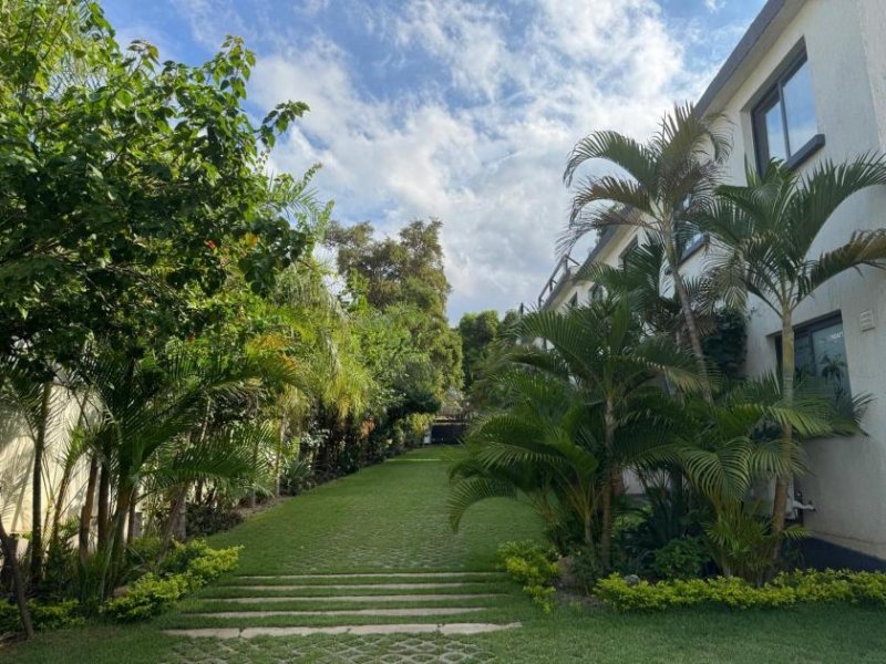 San Bernadino Kapitalanlage/Eigennutz - WO ANDERE URLAUB MACHEN***komfortabel leben - neuwertige, begehrte Anlage Haus kaufen