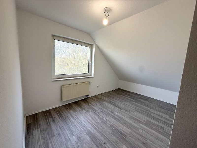 Buchholz (Landkreis Schaumburg) Frisch renovierte 3-Zimmer-Eigentumswohnung mit Balkon und Stellplatz Gewerbe kaufen