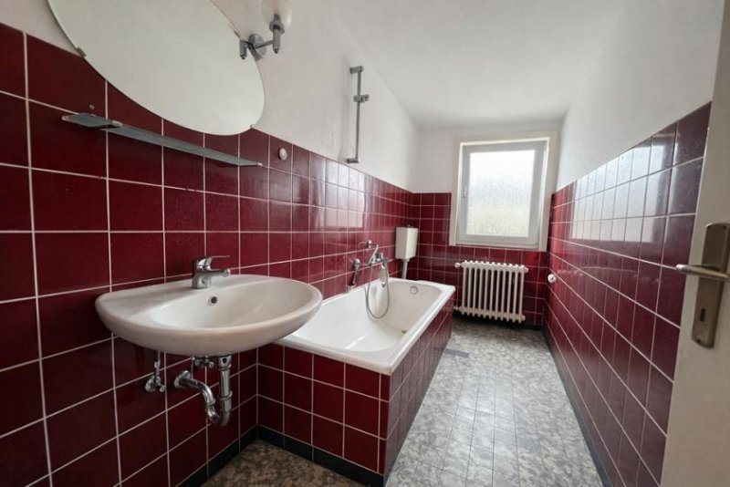 Bad Pyrmont Zentrumsnah und ruhig - Vermietete Eigentumswohnung mit Loggia Wohnung kaufen