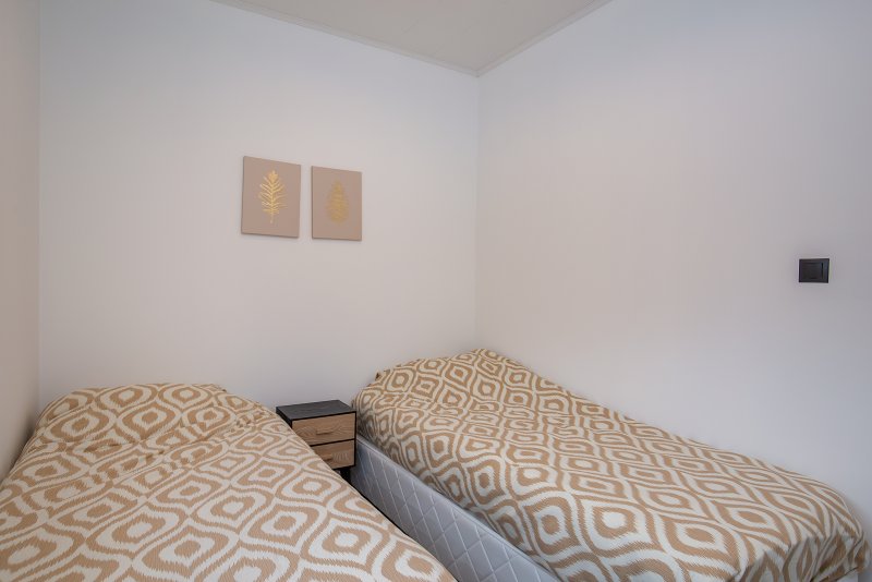 Nieuwe Tonge Schönes modernes Chalet Typ Cube Nieuwe Tonge Zuid Holland, am see Niederlande Wohnung kaufen