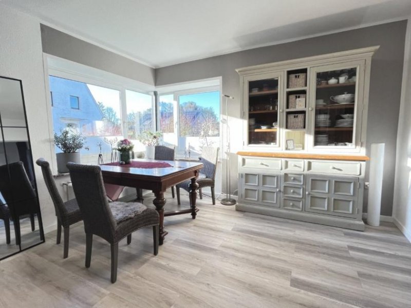 Kalletal ***Tolle Gelegenheit! Stilvoll modernisiertes Ein- / Zweifamilienhaus + Bungalow*** Haus kaufen