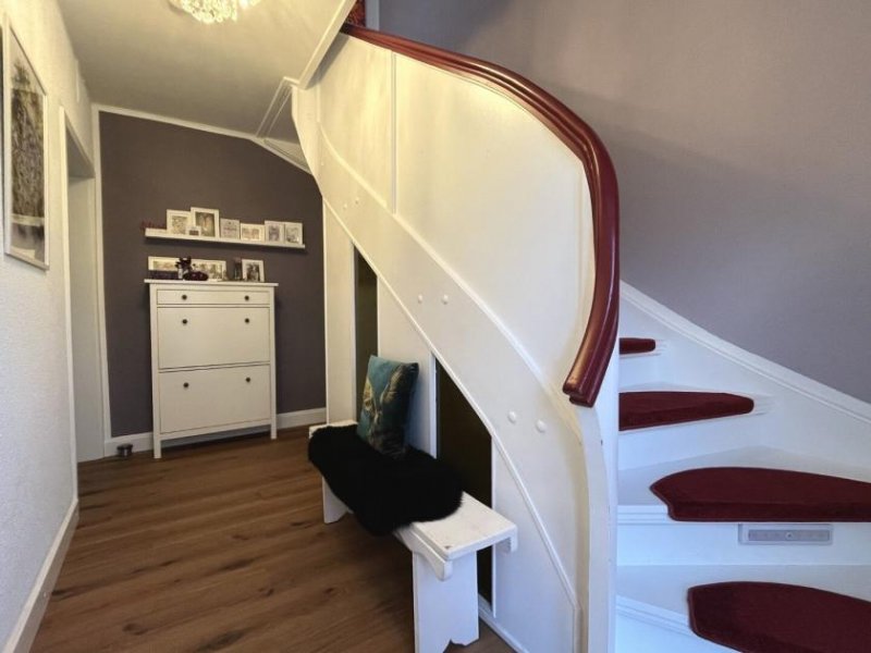 Kalletal ***Tolle Gelegenheit! Stilvoll modernisiertes Ein- / Zweifamilienhaus + Bungalow*** Haus kaufen