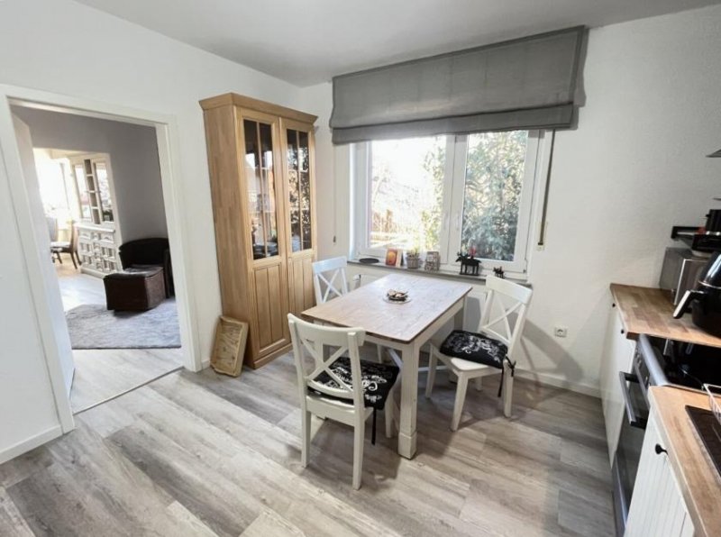 Kalletal ***Tolle Gelegenheit! Stilvoll modernisiertes Ein- / Zweifamilienhaus + Bungalow*** Haus kaufen