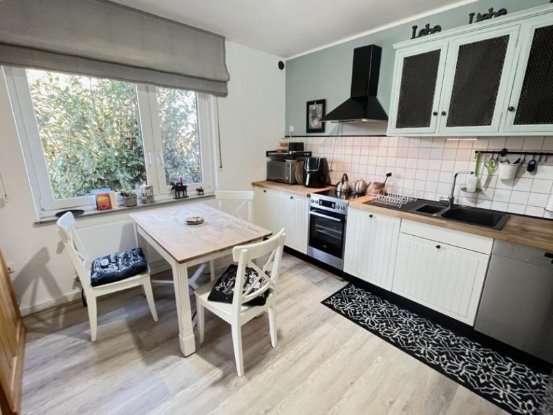 Kalletal ***Tolle Gelegenheit! Stilvoll modernisiertes Ein- / Zweifamilienhaus + Bungalow*** Haus kaufen