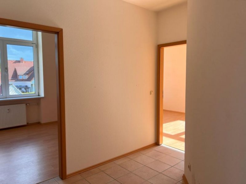 Dörentrup Geräumige 4-Zimmer-Wohnung in ehemaligem Schulgebäude sucht neuen Eigentümer Gewerbe kaufen