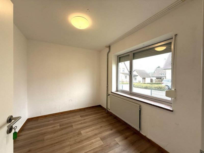 Dörentrup Großzügiges Einfamilienhaus mit Garten und Garage in gepflegter Siedlung Haus kaufen