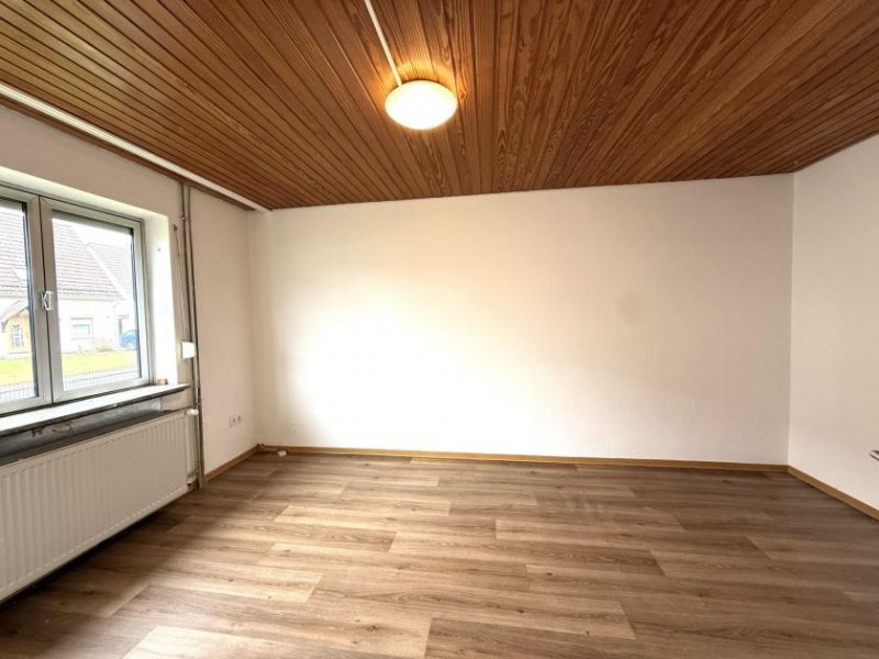 Dörentrup Großzügiges Einfamilienhaus mit Garten und Garage in gepflegter Siedlung Haus kaufen