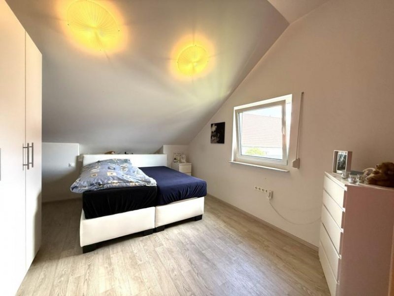 Dörentrup RESERVIERT: Modernes Einfamilienhaus mit Garage in kinderfreundlicher Umgebung Haus kaufen