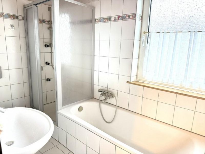 Blomberg Ihr Ruhepol in Blomberg – modernisiertes Reihenendhaus mit Gartenidylle und Teich Haus kaufen