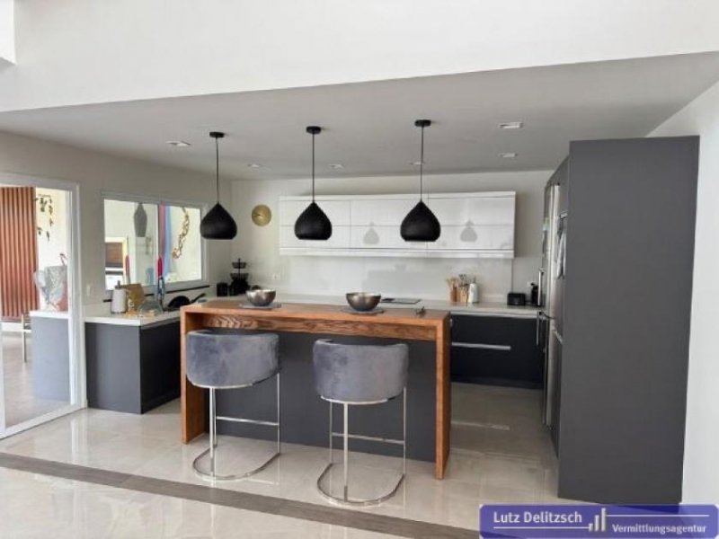 San Bernardino Neubau-Luxus-Villa mit Pool im Raum San Bernardino Haus kaufen