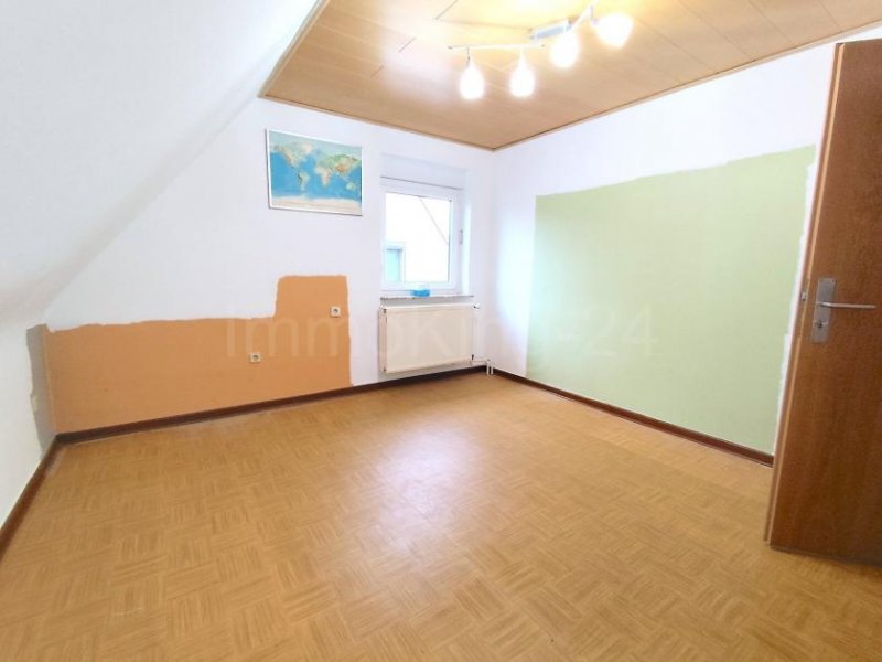 Kaufungen FREISTEHENDES EIN- ZWEIFAMILIENHAUS IN GUTER LAGE! ++ INKL. DOPPELGARAGE ++ Haus kaufen