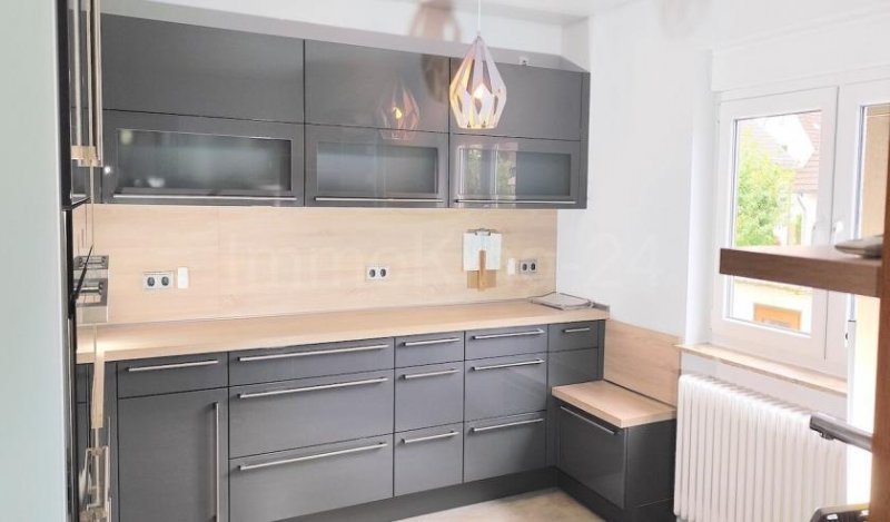 Kaufungen FREISTEHENDES EIN- ZWEIFAMILIENHAUS IN GUTER LAGE! ++ INKL. DOPPELGARAGE ++ Haus kaufen