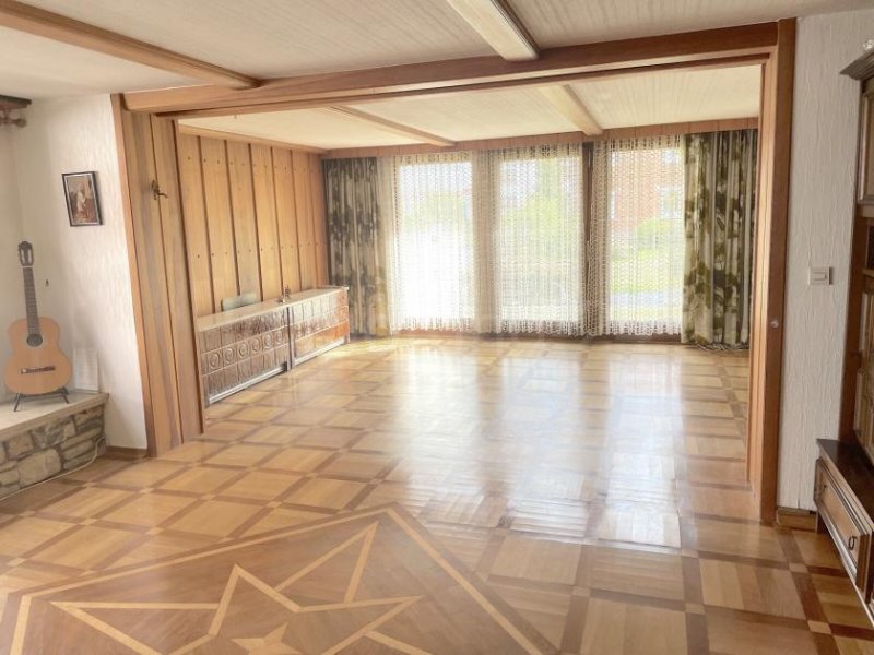 Trendelburg ++ MASSIVES FREISTEHENDES EIN - ZWEIFAMILIENHAUS MIT AUSBAUFLÄCHEN + SCHEUNE! ++ GROSSES GRUNDSTÜCK!! ++ Haus kaufen