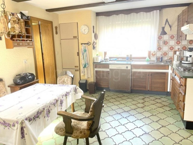 Trendelburg ++ MASSIVES FREISTEHENDES EIN - ZWEIFAMILIENHAUS MIT AUSBAUFLÄCHEN + SCHEUNE! ++ GROSSES GRUNDSTÜCK!! ++ Haus kaufen