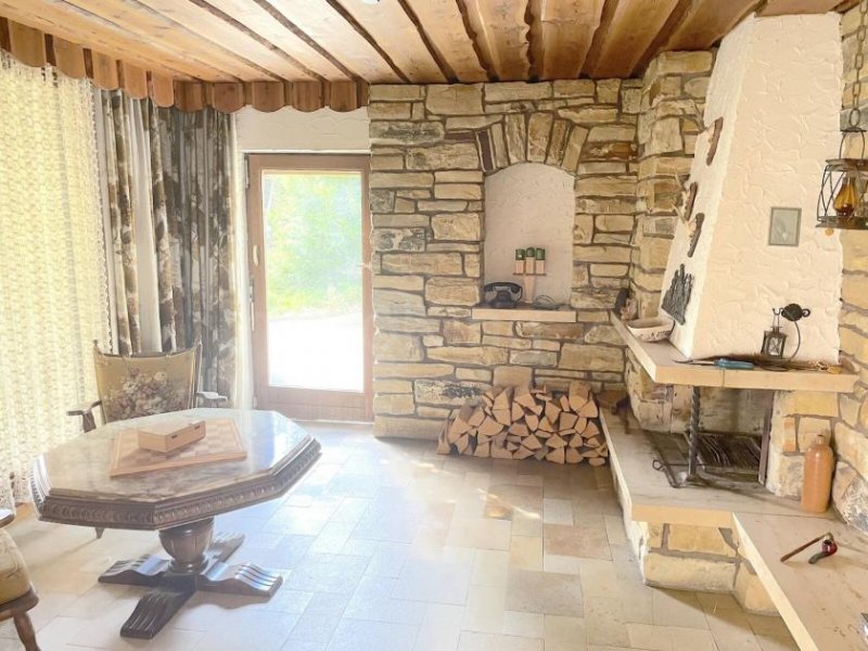 Trendelburg ++ MASSIVES FREISTEHENDES EIN - ZWEIFAMILIENHAUS MIT AUSBAUFLÄCHEN + SCHEUNE! ++ GROSSES GRUNDSTÜCK!! ++ Haus kaufen