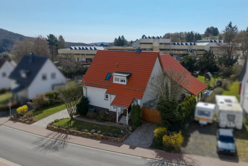 Gladenbach ++ KRAG Immobilien ++ Wohnen und Arbeiten mit Studio, Werkstatt und vielseitigen Nutzflächen Haus kaufen