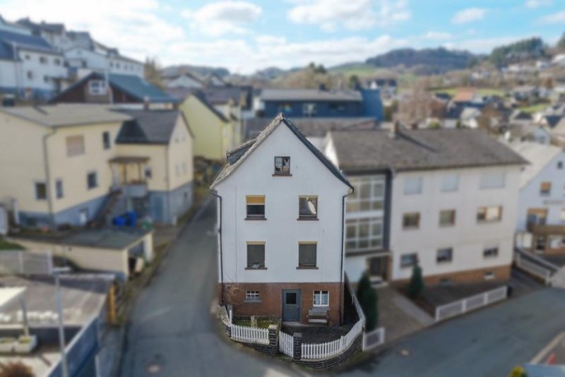 Bad Endbach ++ KRAG Immobilien ++ Kompaktes Wohnhaus mit zwei Küchen und Entwicklungschance für Anleger ++ Haus kaufen