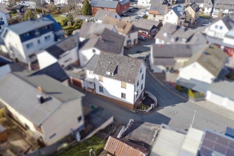 Bad Endbach ++ KRAG Immobilien ++ Kompaktes Wohnhaus mit zwei Küchen und Entwicklungschance für Anleger ++ Haus kaufen