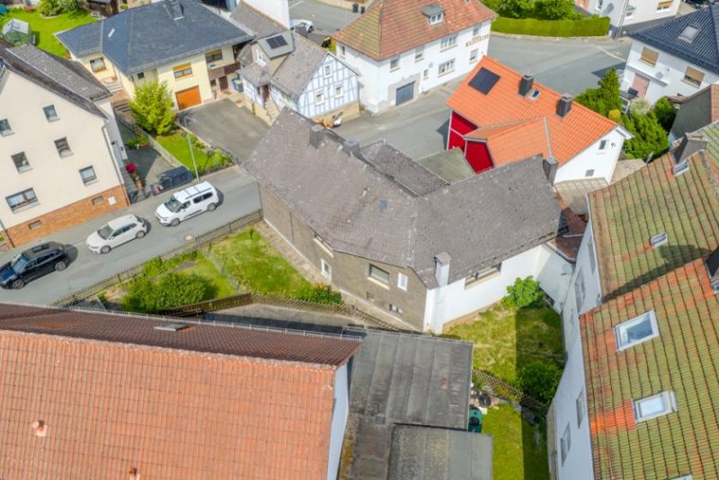 Dautphetal ++ KRAG Immobilien ++ Wohnen und Arbeiten auf einem Grundstück mit Büro und Garage ++ Haus kaufen