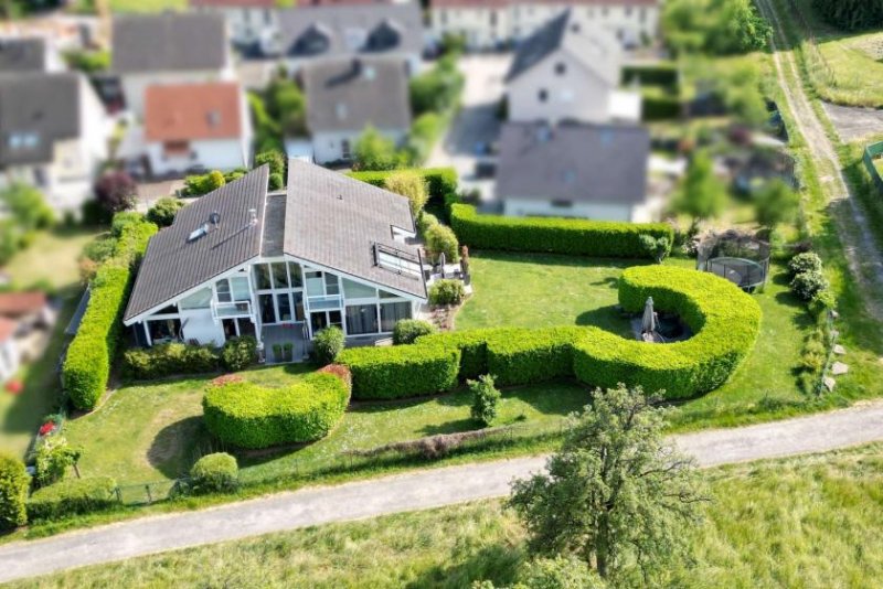 Lich Hochwertige Design-Villa am Ortsrand Haus kaufen