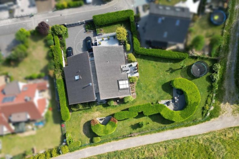 Lich Hochwertige Design-Villa am Ortsrand Haus kaufen
