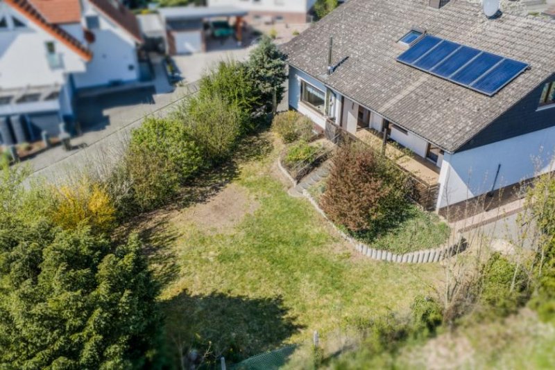 Wetzlar ++ KRAG Immobilien ++ Viel Platz für mehrere Generationen mit Garten und Garage Haus kaufen