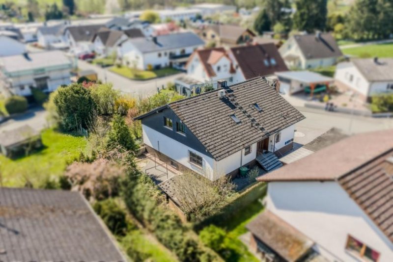 Wetzlar ++ KRAG Immobilien ++ Viel Platz für mehrere Generationen mit Garten und Garage Haus kaufen