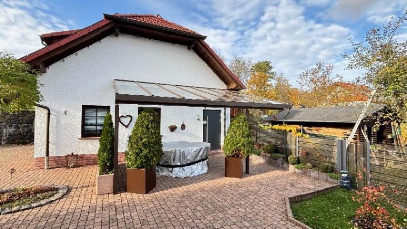 Feldatal Einzigartiges Zuhause am Feldrand in Top-Lage mit Panoramablick und ELW ein Ort, an dem man aufatmet Haus kaufen