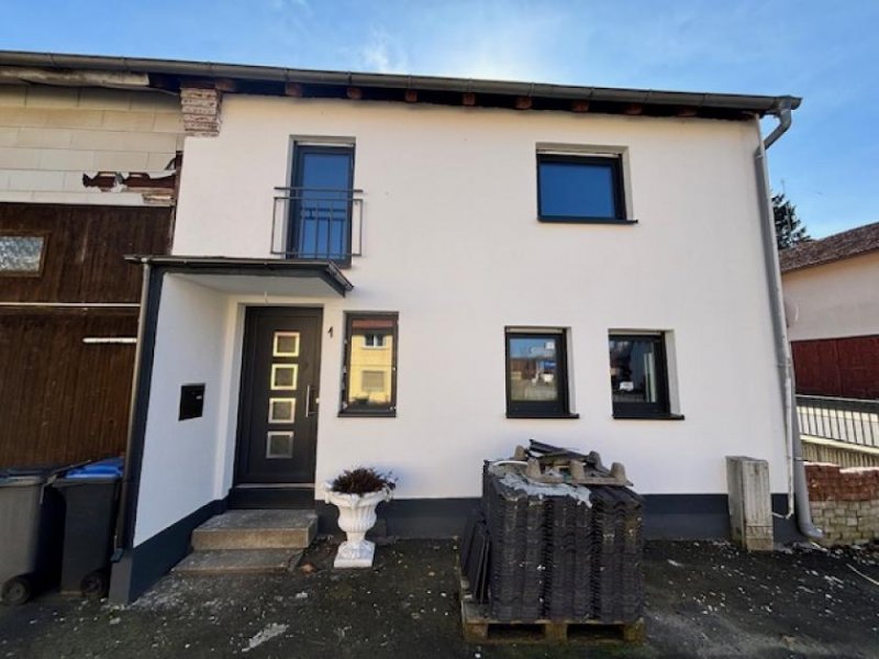 Feldatal *** Teilsaniertes Einfamilienhaus mit Nebengebäude *** Haus kaufen