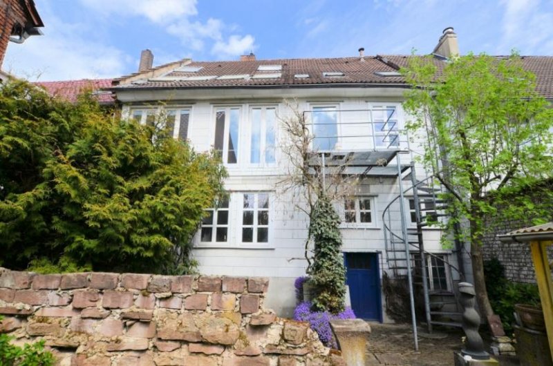 Dassel Fachwerkhaus mit mit ehemaligen Gewerberäumen im Erdgeschoss - nutzbar als 1-Familienwohnhaus Haus kaufen